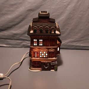 Vtg Department‎ 56 "The Flat of Ebenezer Scrooge" Retired